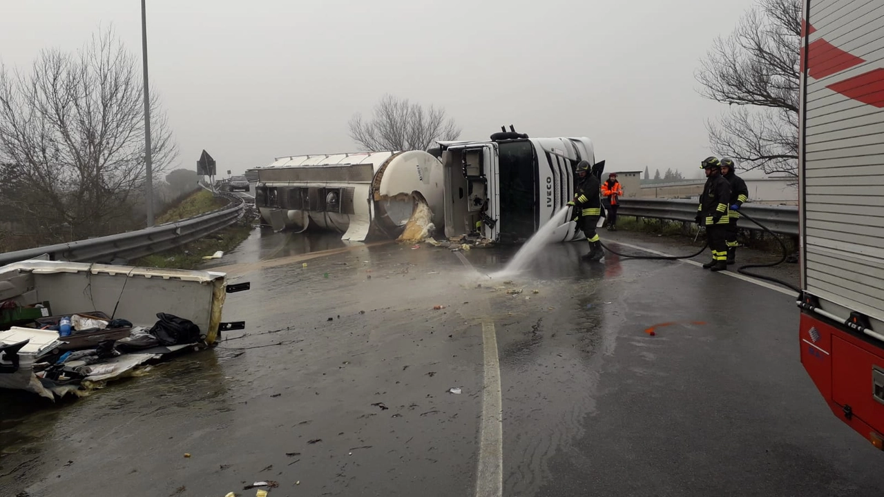 Il camion ribaltato