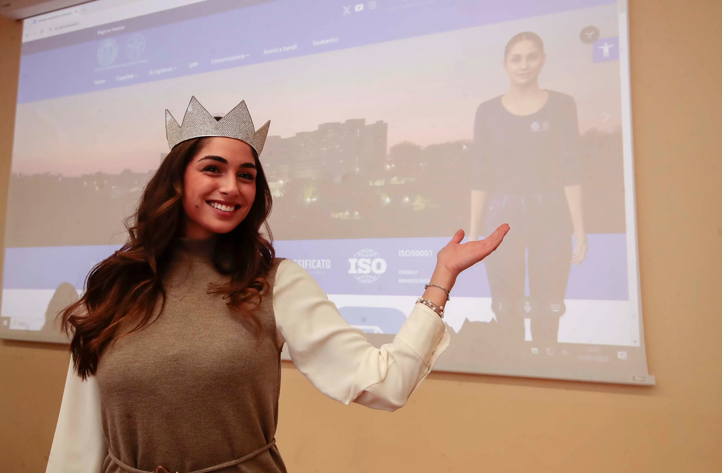 Siena, alle Scotte un avatar con voce e volto di Miss Italia