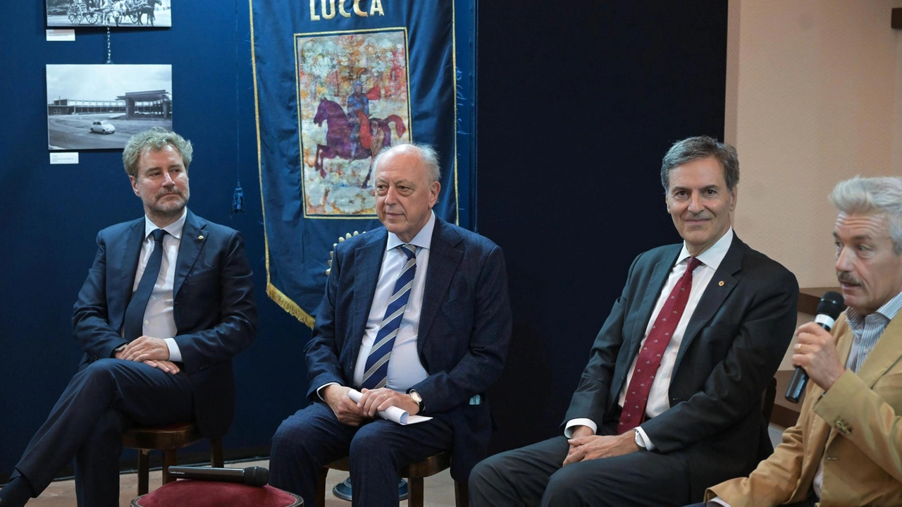 Il dibattito. promosso dal Rotary con i tre sindaci lucchesi: Mario Pardini Alessandro Tambellini e Pietro Fazzi moderato dal caposervizio de “La Nazione“ Francesco Meucci (foto Alcide)