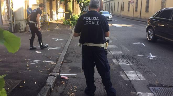 https://www.lanazione.it/image-service/view/acePublic/alias/contentid/MGY3NGZiZjUtZjBjYS00/0/polizia-locale.jpeg