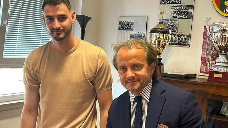Blindati i portieri rossoverdi: ufficiali rinnovo e primo contratto da professionista. Intanto arrivano i saluti di Antony Iannarilli .