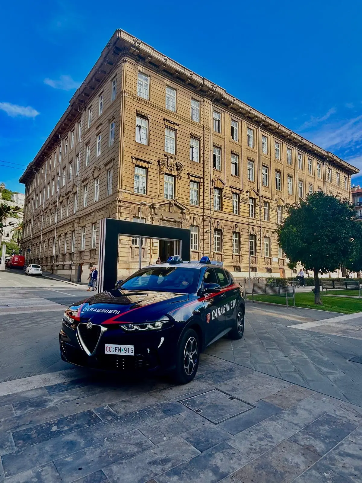 Due spacciatori arrestati dai carabinieri nella notte