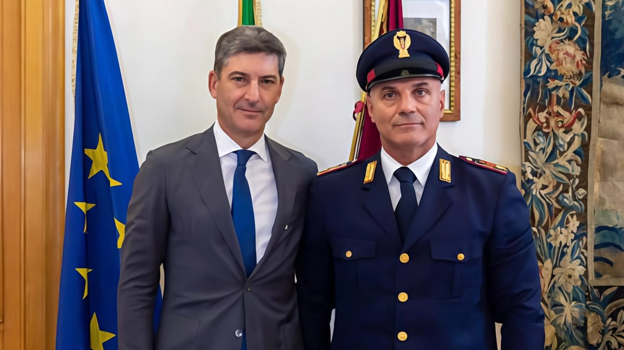 Vittorio Pisani, capo della polizia, con l’agente. Adriano Blundo