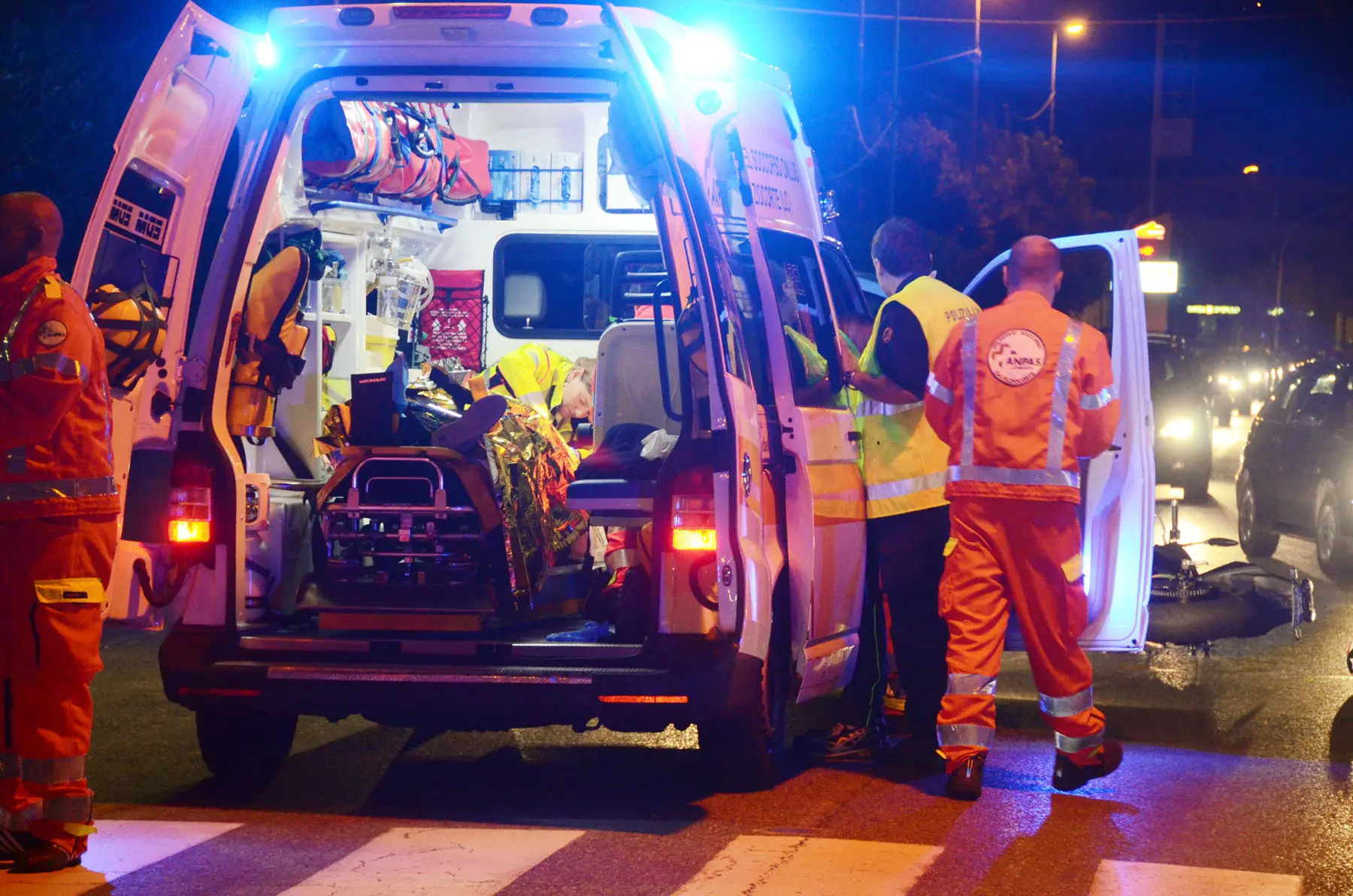 Aggressione nella notte, un giovane in ospedale: “Sono stato assalito da 10 persone”