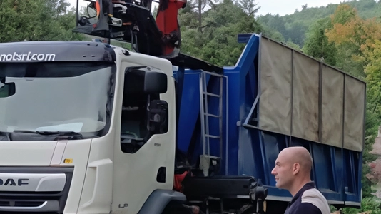 In località Zancona esiste un centro di raccolta rifiuti intercomunale e lo smaltimento è del tutto gratuito