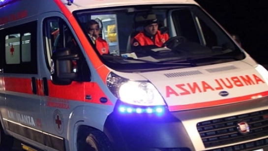 Sul posto è intervenuta un'ambulanza della Croce Verde (foto repertorio)