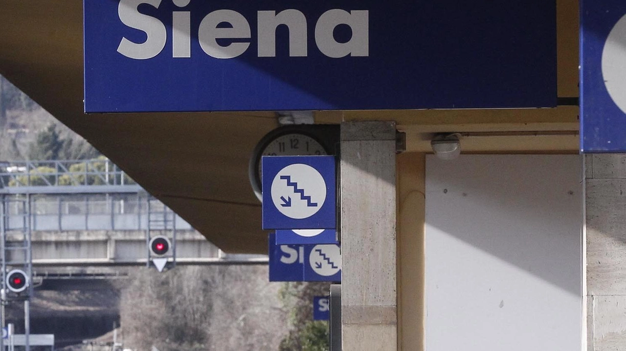 Non c’è pace per i pendolari della Siena-Chiusi Anche ieri treni soppressi per un guasto (foto d’archivio)