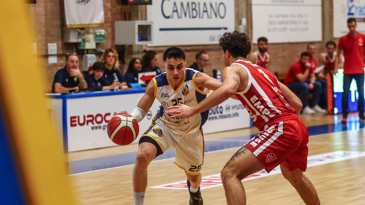 Un’azione di gioco della partita fra Abc Castelfiorentino e Use Computer Gross (Gasperini/FotoCronache Germogli)