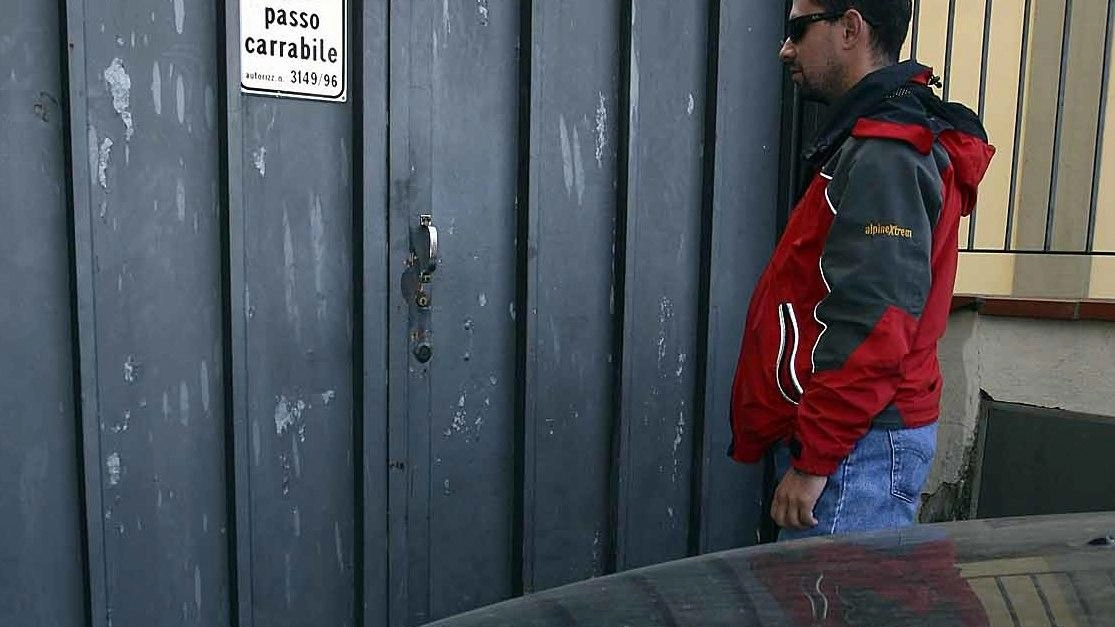 Un passo carrabile: sulla tassa da pagare sta iniziando un dibattito assai acceso (foto di archivio)