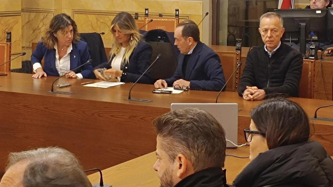 La parlamentare Nisini, insieme alla sindaca Chiassai nella riunione con il Governo