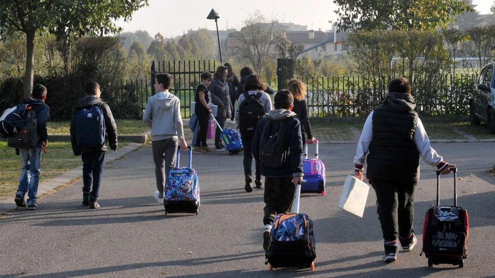 Lotta a spaccio e violenze. Davanti alle scuole più controlli e telecamere