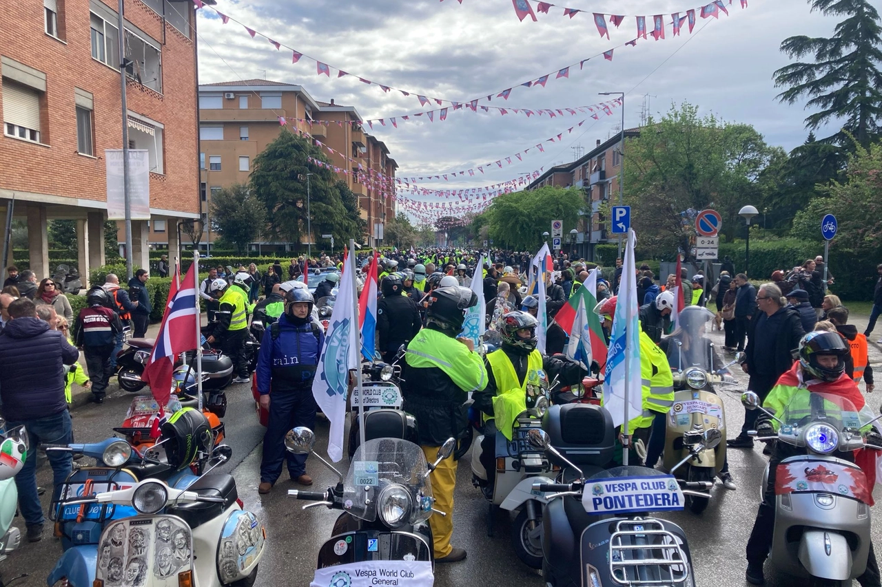 L'inizio della parata (Bongianni / Fotocronache Germogli)