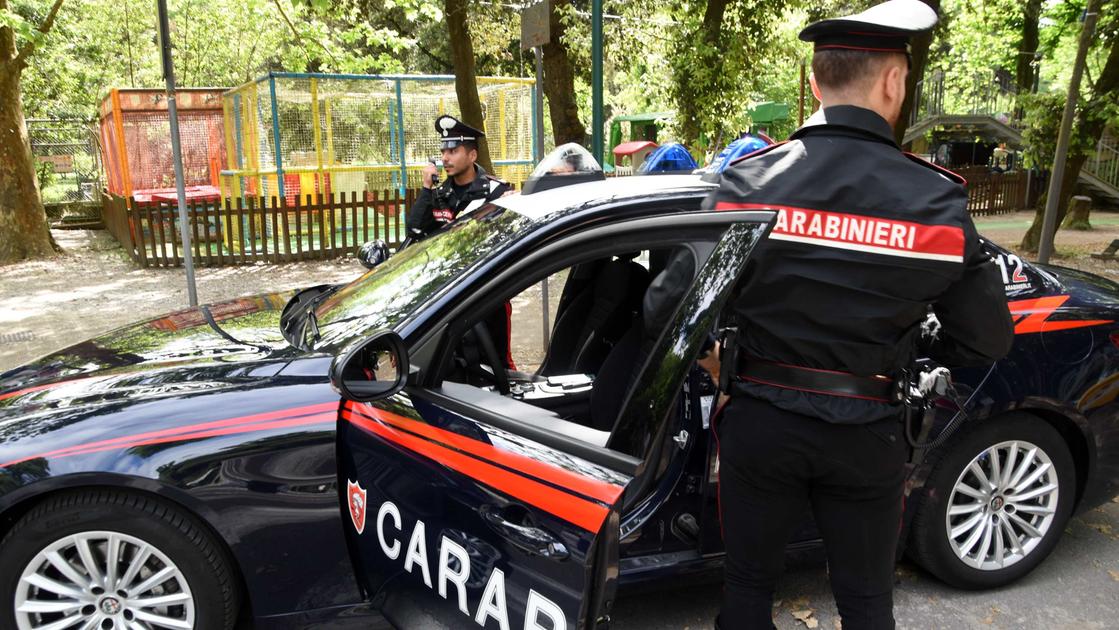 Tre banditi in una villa a Forte dei Marmi. Coppia aggredita, il marito minacciato con un coltello