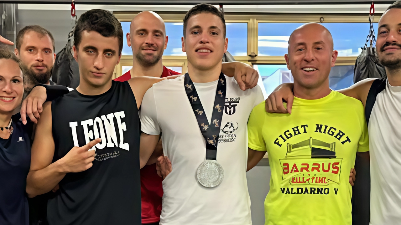 Il giovane Francesco Annicelli di Figline e Incisa si è laureato vicecampione del mondo di kickboxing a Budapest, dimostrando talento e determinazione straordinari.