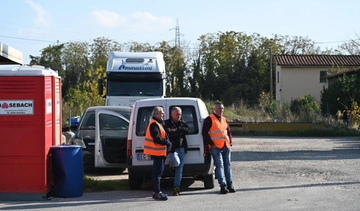 Operaio schiacciato dal muletto. Muore a 69 anni nella cartiera. La figlia: "Ridatemi mio padre"