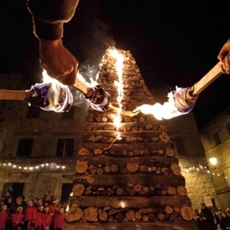 Natale ad Abbadia San Salvatore, la città delle Fiaccole rinnova la tradizione