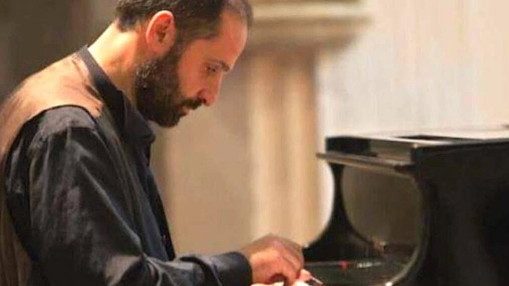 Stasera a Deiva Marina si terrà l'evento 'Romantic Piano' con il maestro Domenico Greco e la cantante Perla, che eseguiranno classici della musica italiana anni Sessanta e Settanta. La serata sarà allietata dalla magia delle 'candle night' sul lungomare.