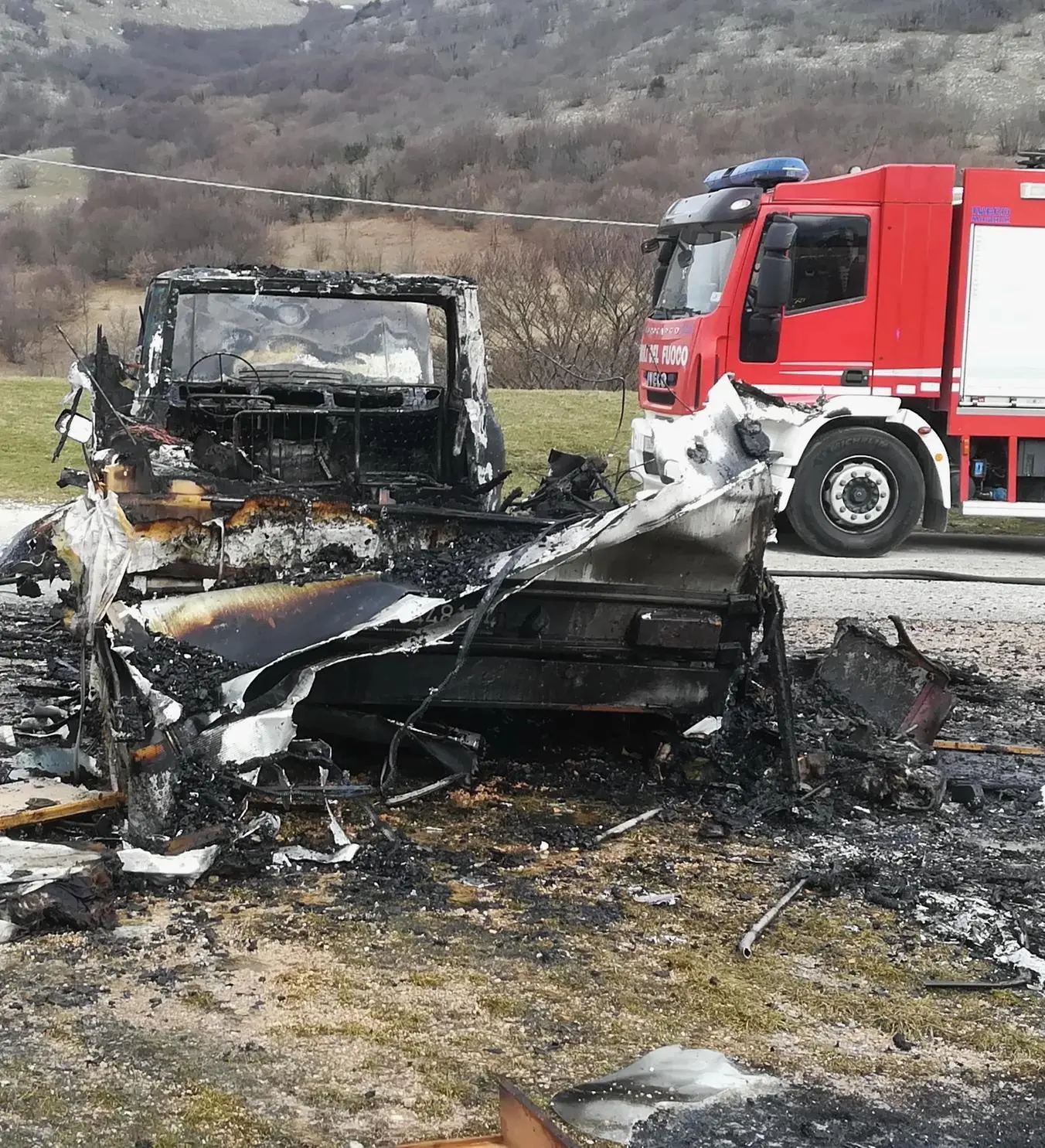 Camper in fiamme nella Valsorda. Padre e figlioletta ancora ricoverati. La bimba ha ustioni sul 15% del corpo