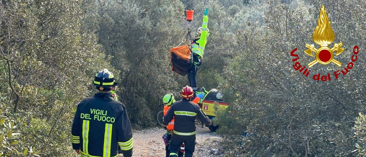 Cade dalla mountain bike, soccorso con l’elicottero