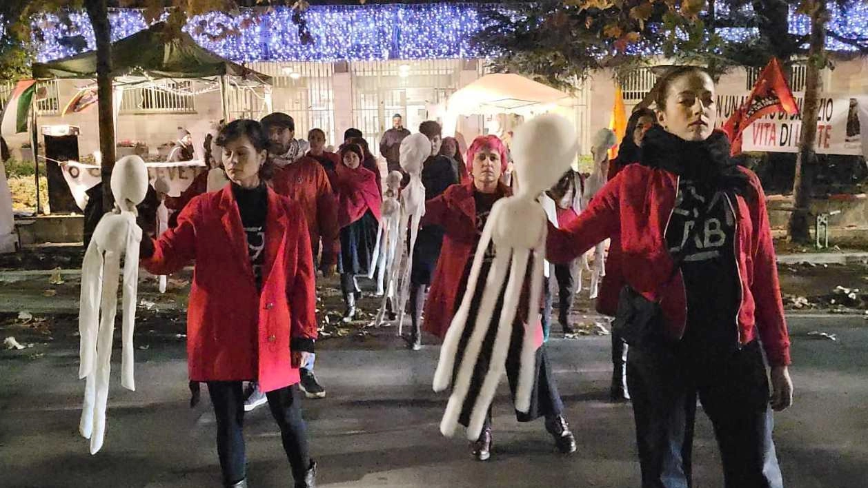 Il flash mob “Sound of Silence” di Rylab andato in scena durante l’accampamento di protesta promosso dal collettivo Occupy Comune alla fine di dicembre