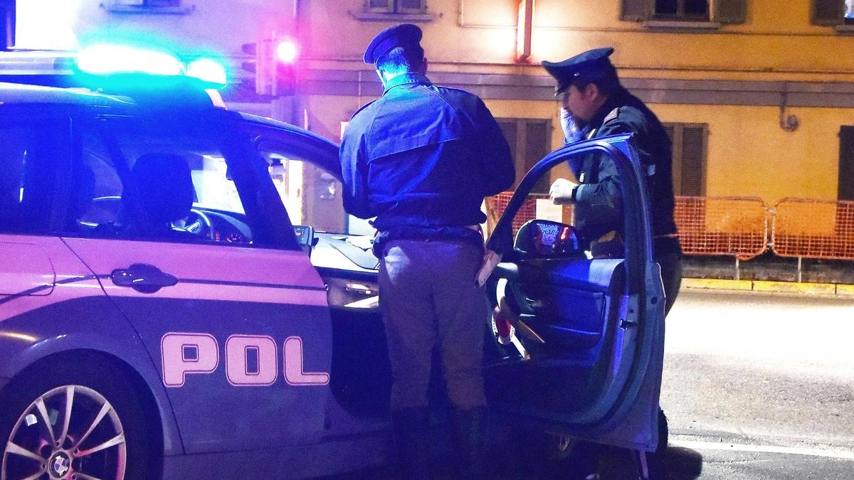 La polizia ha fermato subito i primi due e poi è riuscita ad intercettare anche il terzo