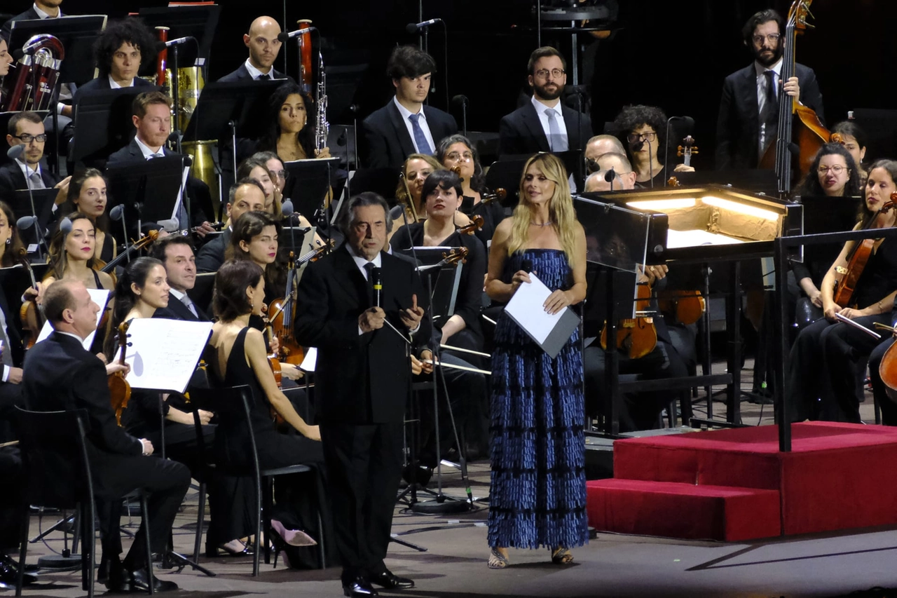 Un momento dello spettacolo: il Maestro Muti con Serena Autieri