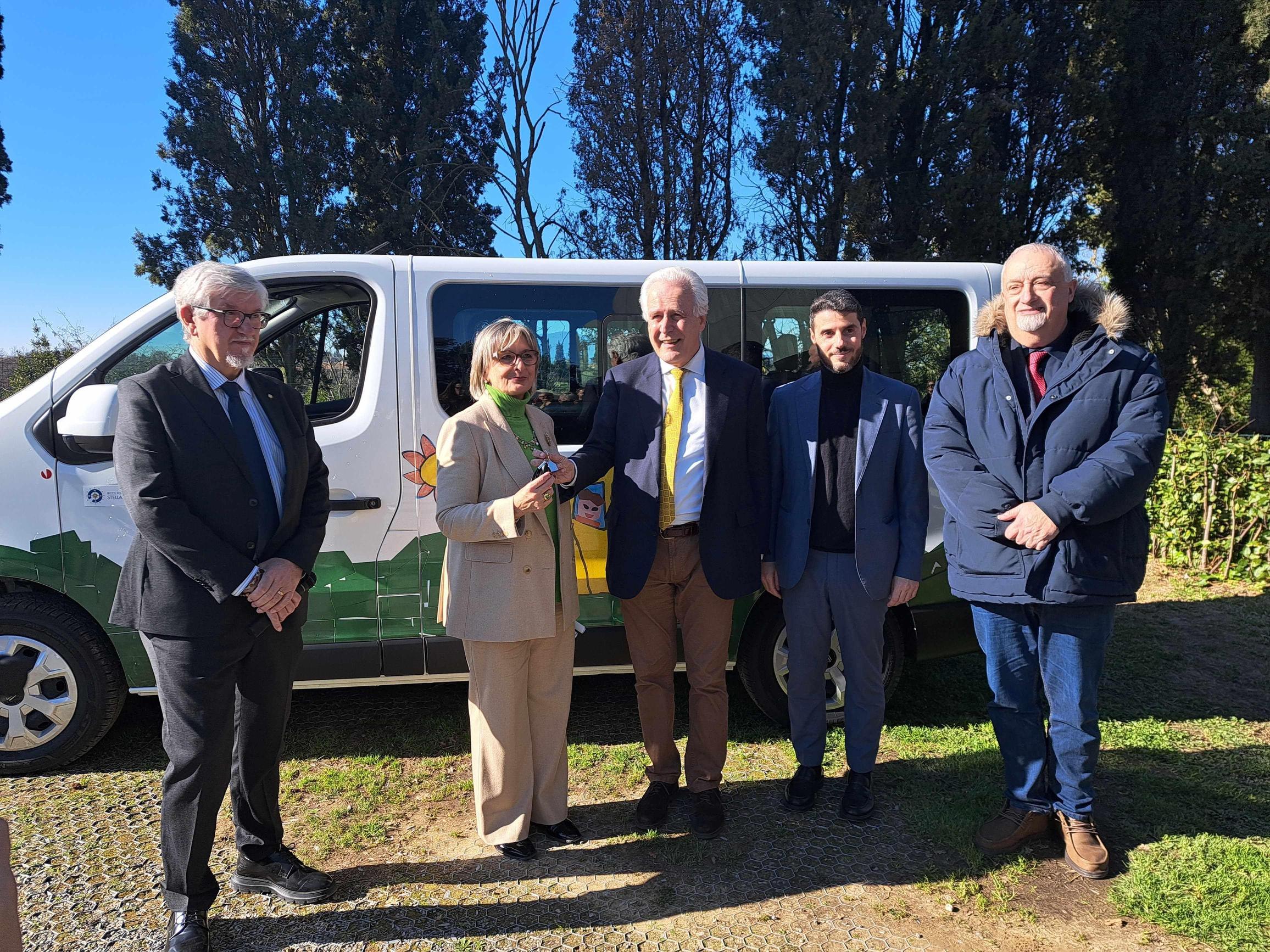 Un nuovo pulmino per Casa Verde: "Grazie ad un trionfo di solidarietà"