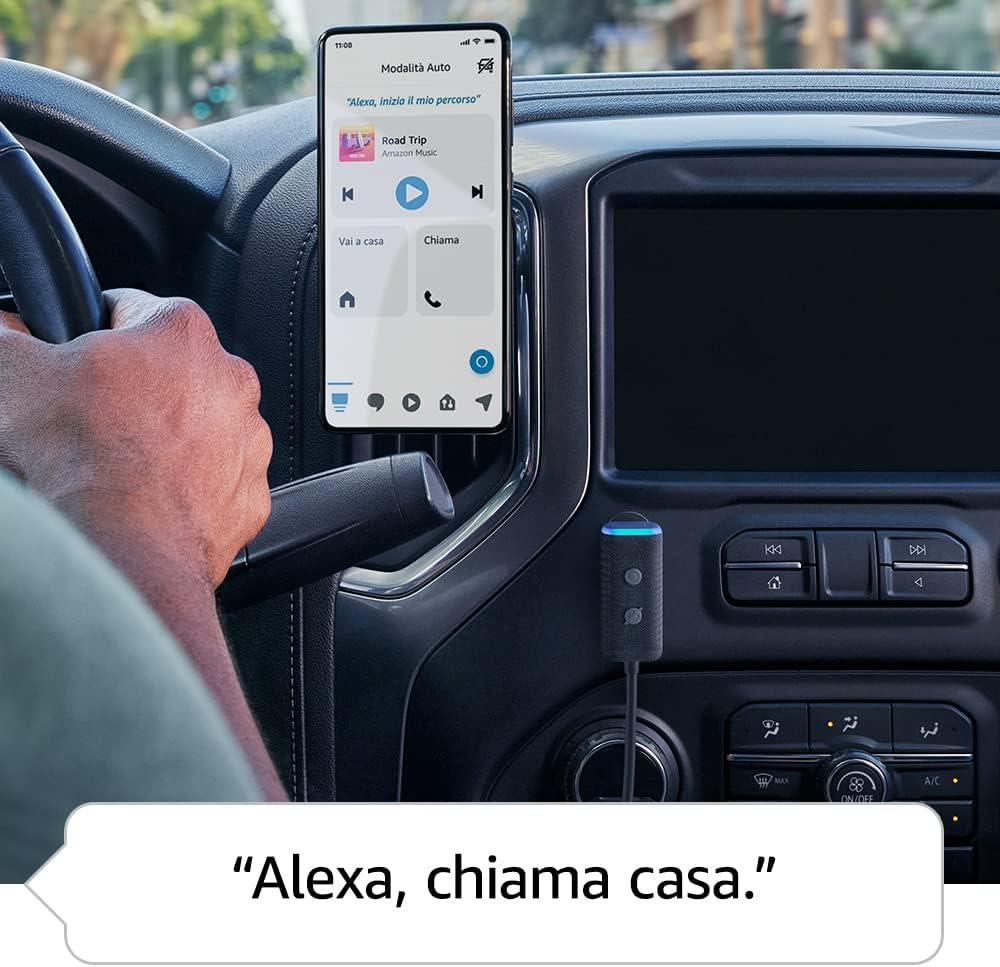 Porta Alexa in auto sempre con te: Echo Auto oggi è in super offerta (-57%)