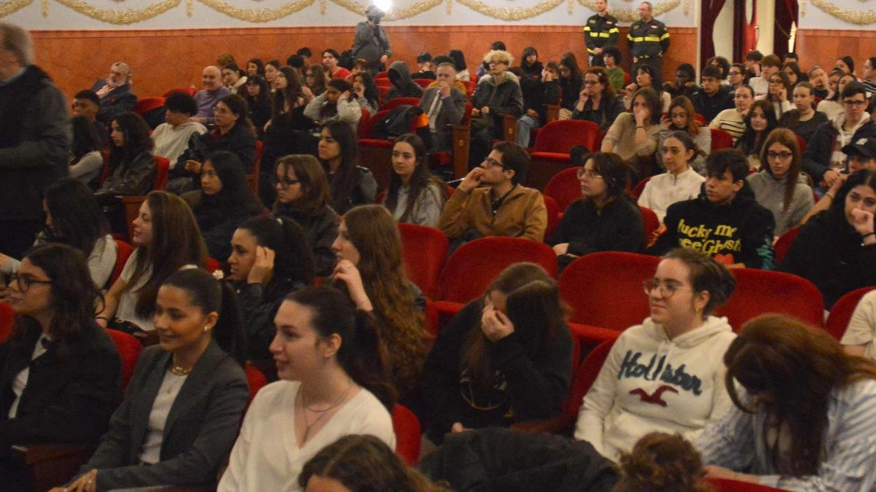 Teatro di Rifredi, studenti in fuga. A rischio i progetti per i ragazzi