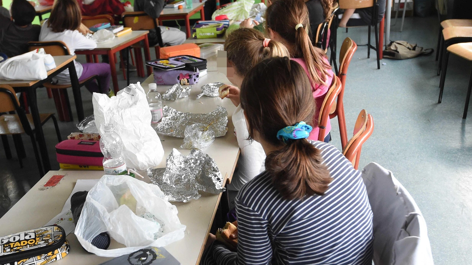 Salmonella nelle mense di scuola. Eseguita la prima sanificazione