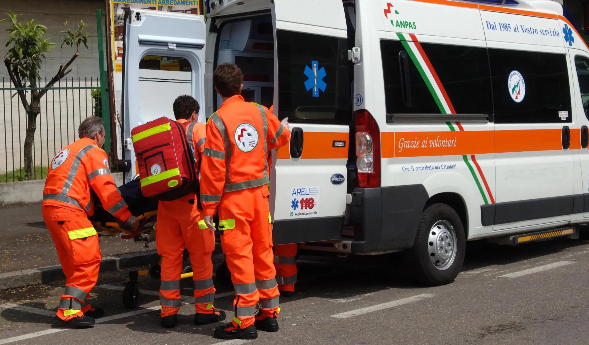 Incidente sull’Aurelia, travolto mentre va a lavoro: grave un uomo