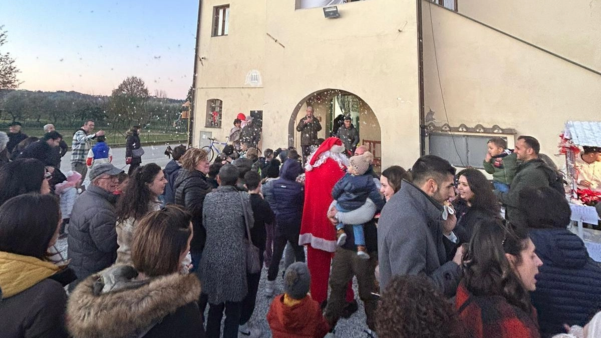 Una bella partecipazione all’evento che ogni anno, in occasione del Natale, caratterizza la piccola e laboriosa comunità