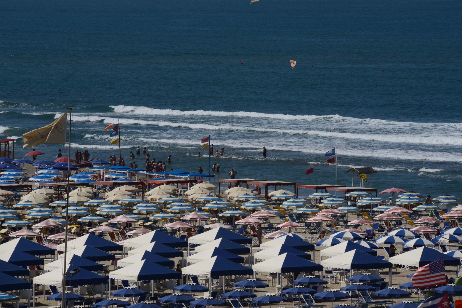 Stabilimenti balneari in Versilia. E' un'estate di tensione sulle coste. Al centro ci sono le concessioni balneari