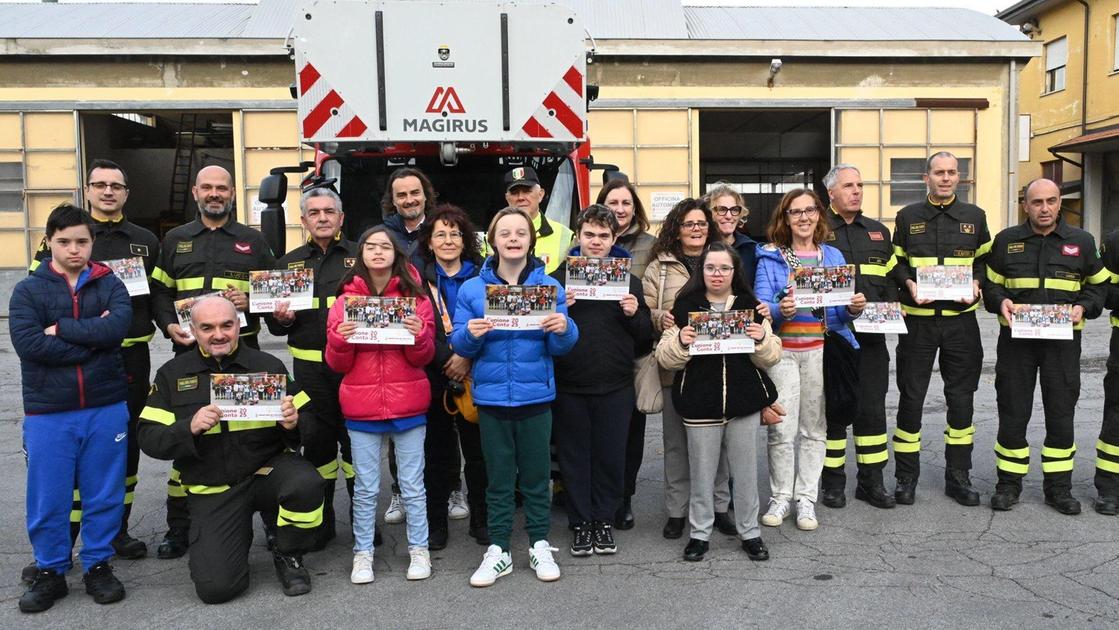 https://www.lanazione.it/image-service/view/acePublic/alias/contentid/MWMxZTZlNGMtNTg5Ni00/0/vigili-del-fuoco-calendario-di-solidarieta.jpeg?f=16:9&w=1200&h=630