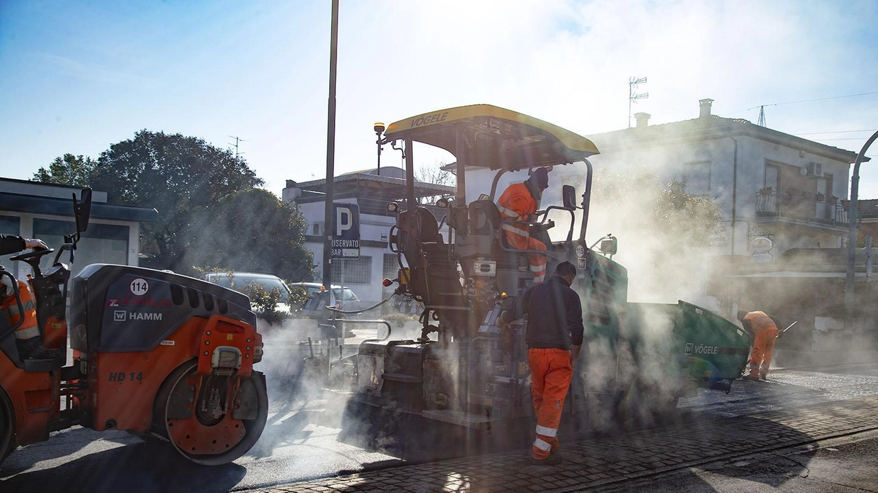 Scatta il rifacimento dei marciapiedi nella frazione del Romito Belli: «Lavori in due lotti»