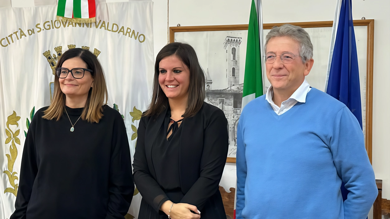 Il sindaco Valentina Vadi, l’assessore regionale Alessandra Nardini e il dirigente di Arti, Stefano Cerchiarini