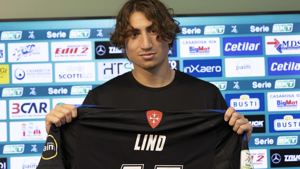 Alexander Lind con la maglia numero 45 dedicata alla madre (. foto Del Punta per Valtriani