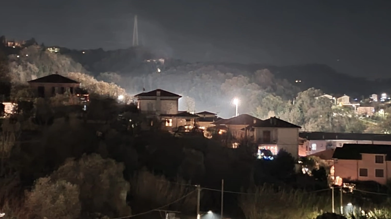 L’illuminazione con le nuove torri faro alle Pianazze nel mirino dei residenti