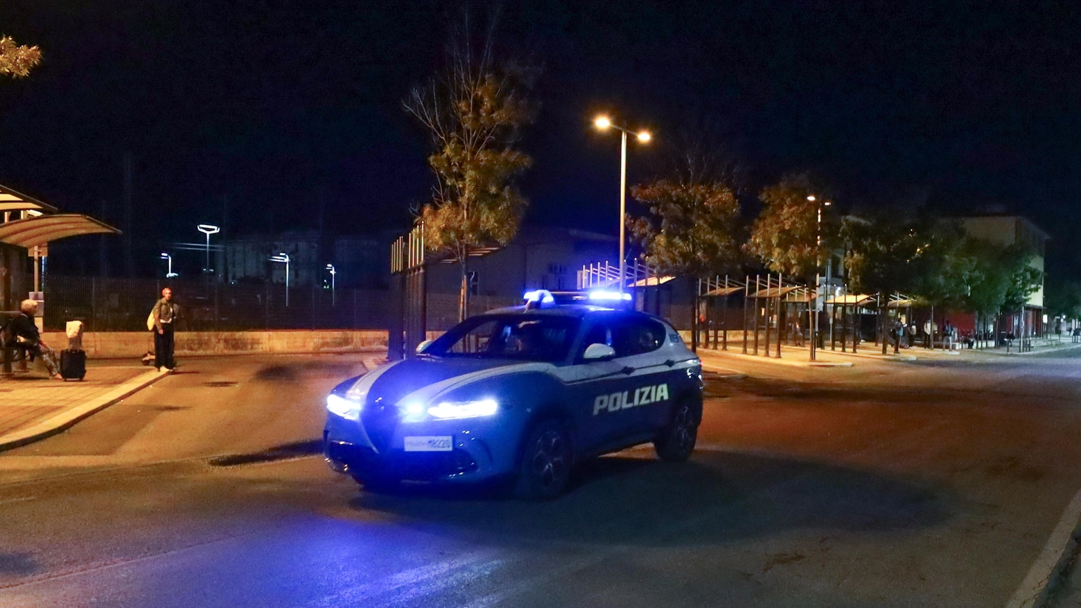 EMPOLI CONTROLLI POLIZIA IN SUPPORTO AUTOBUS DI LINEA NELLA TRATTA PER SIENA IN PARTENZA DA EMPOLI STAZIONE