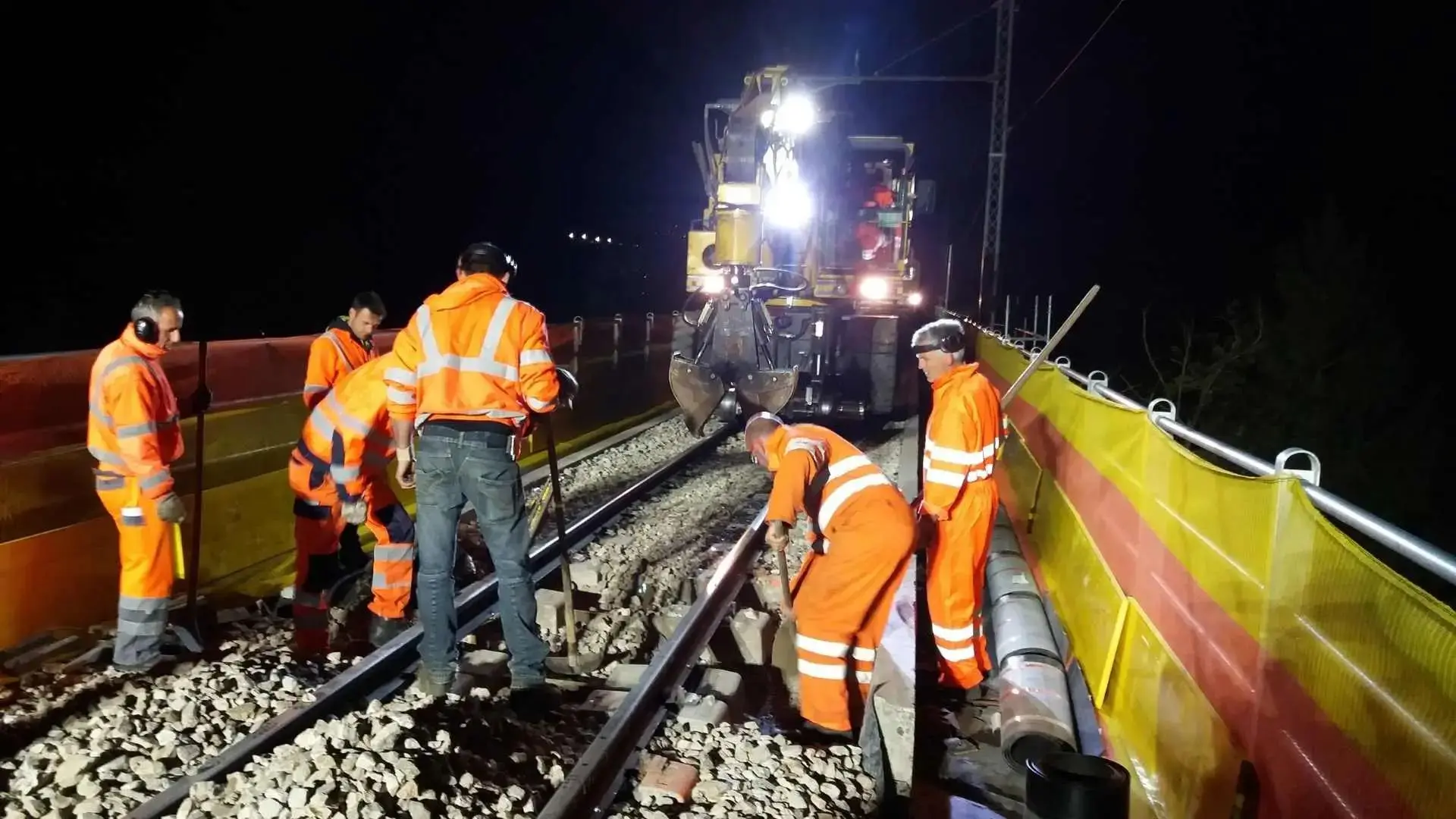 Direttissima, via ai lavori. I ritardi preoccupano i pendolari