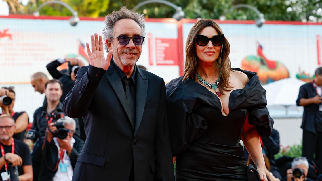 Tim Burton e Monica Bellucci, nido d’amore in Toscana. “Acquistata una proprietà a Palazzone”