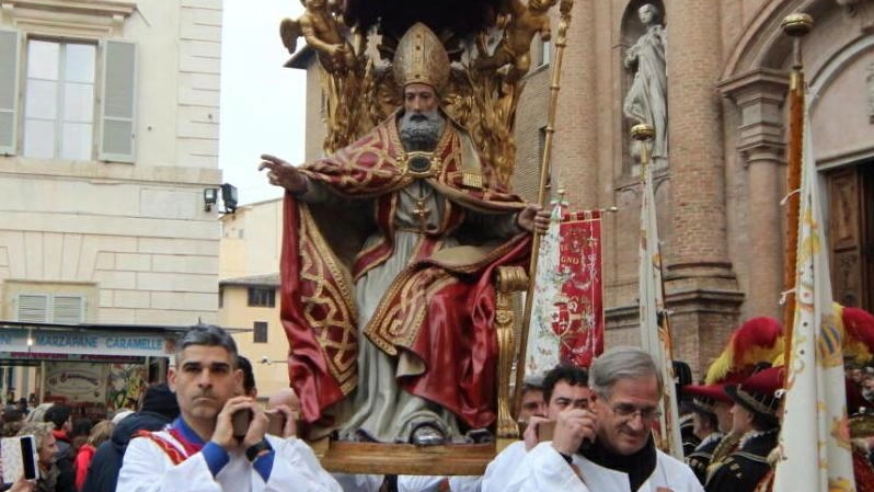 FOLIGNO La città si ferma per San Feliciano. Venerdì la Festa del Patrono di Foligno che, per la prima volta,...