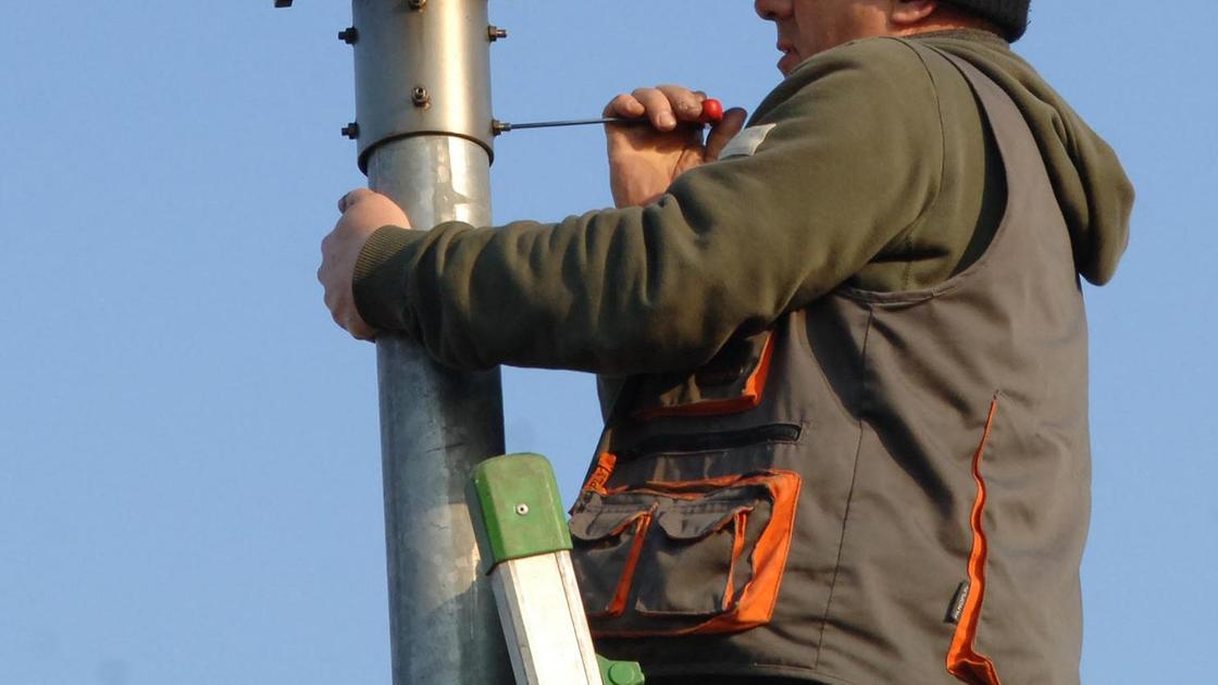 "Occhi fissi telecontrollati contro i rifiuti"