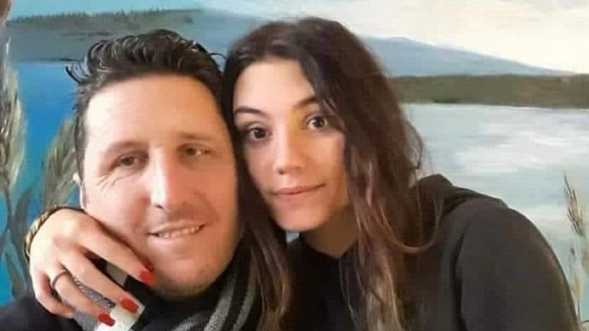 Maria Elia era deceduta in ospedale a Perugia 48 ore dopo il ricovero. Papà Gennaro è presidente dell’associazione che sostiene chi è alla ricerca di giustizia. "Indosso il suo sorriso e aiuto gli altri".