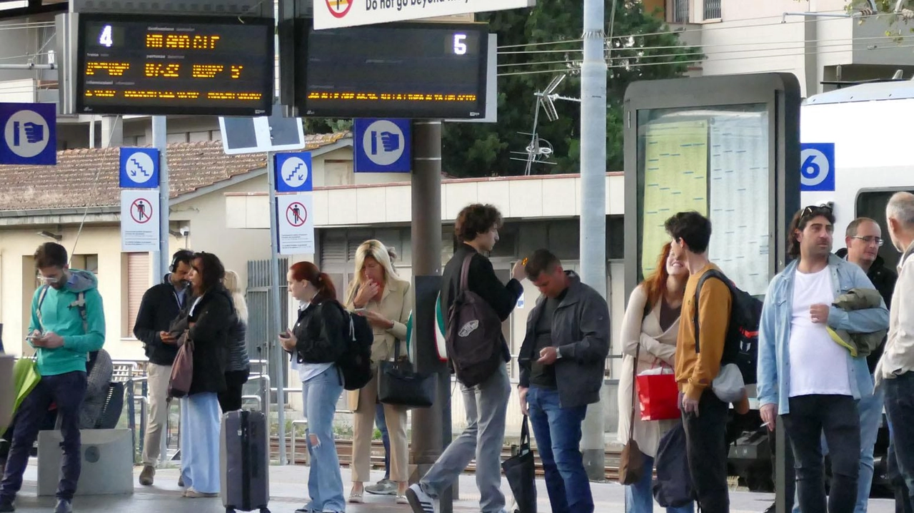 La Regione ha convocato per il 9 ottobre alle 14,30 Rfi, Trenitalia e i sindaci del Valdarno che da mesi sollecitavano l’incontro