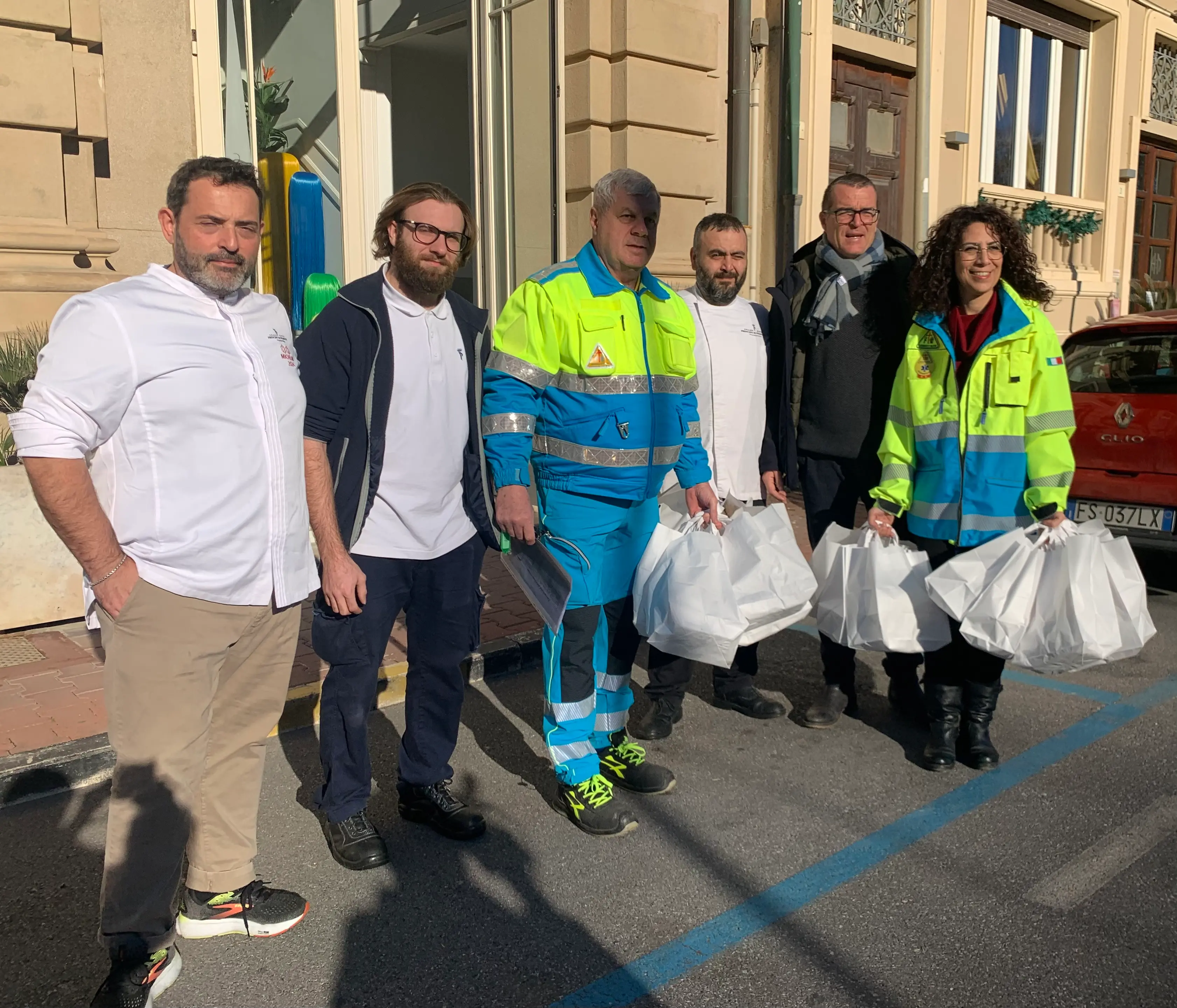 Un pranzo di Natale stellato per le famiglie in difficoltà, il regalo del Principe di Piemonte