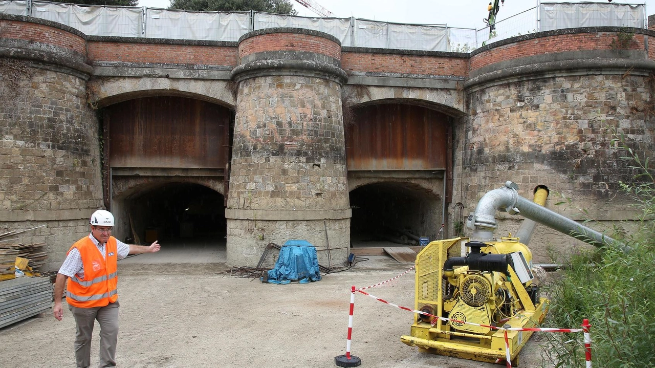 Scintille tra Pd e Spc sul tema del recupero del sottoattraversamento del fiume Arno, tra la torre della Zecca e...