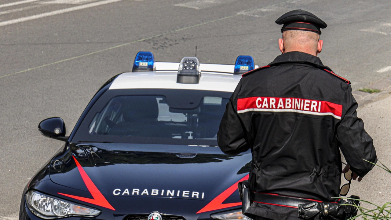 La rapina è stata denunciata ai carabinieri che adesso visioneranno le telecamere di videsorveglianza