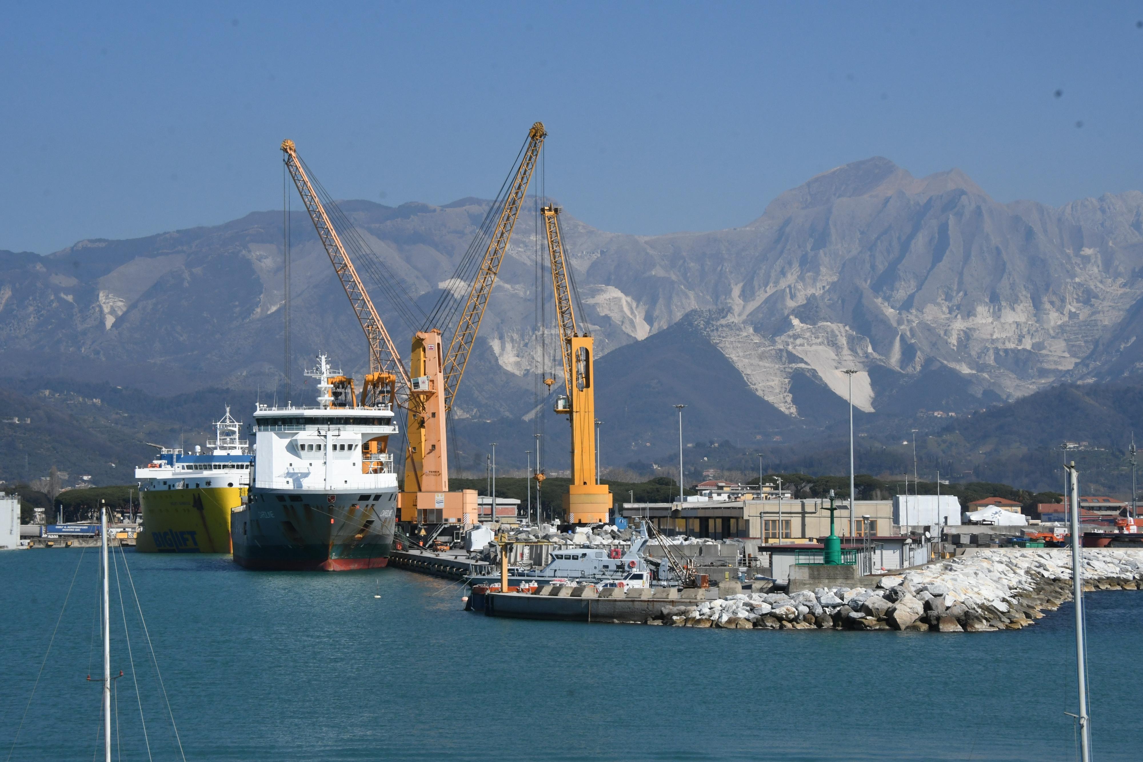 Marina di Carrara, il futuro del porto: “Sta bene con Spezia: insieme sono più forti”