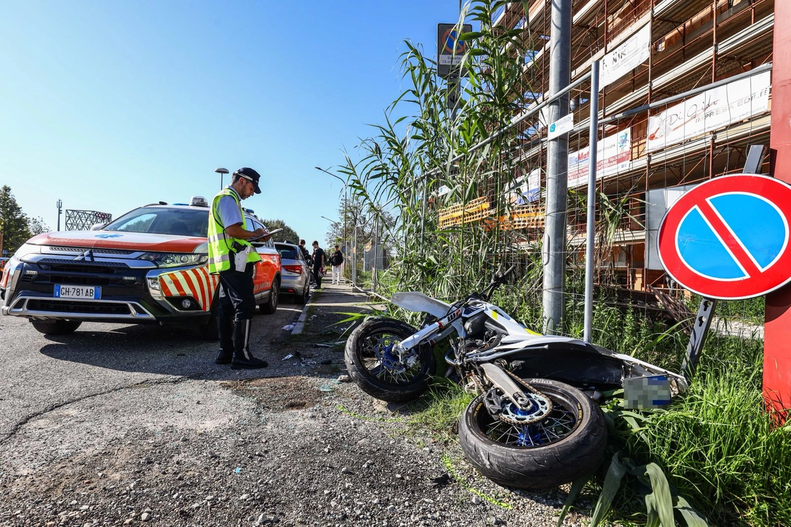 L'incidente in via Sanzio (Foto Gasperini/Germogli)